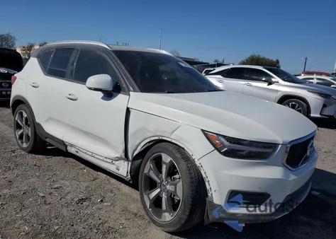 2019 Volvo Xc40 T5 Momentum z USA, uszkodzony, nr VIN YV4162UK5K2116986